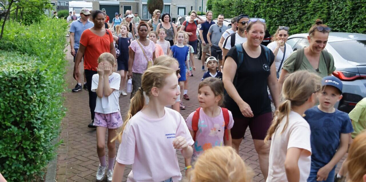 Foto: Zonovergoten Avondvierdaagse eindigt met feestelijke intocht