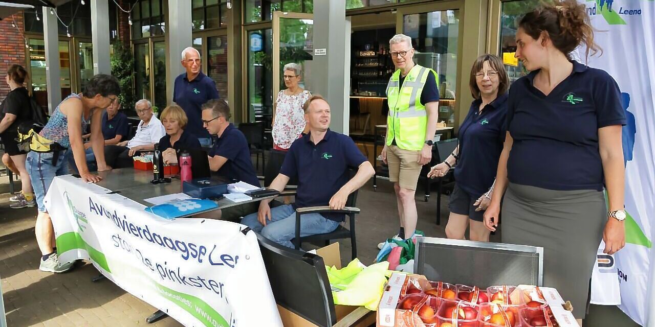 Foto: Zonovergoten Avondvierdaagse eindigt met feestelijke intocht