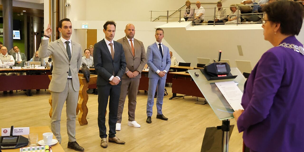 Foto: Valkenswaard heeft een nieuw college en neemt afscheid van twee wethouders