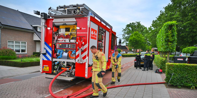 Foto: Brand in schuur bij kapsalon in Bladel snel geblust
