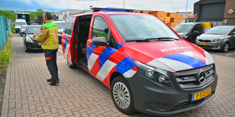 Foto: Duizenden liters ammoniak aangetroffen in zeecontainer op bedrijventerrein in Valkenswaard