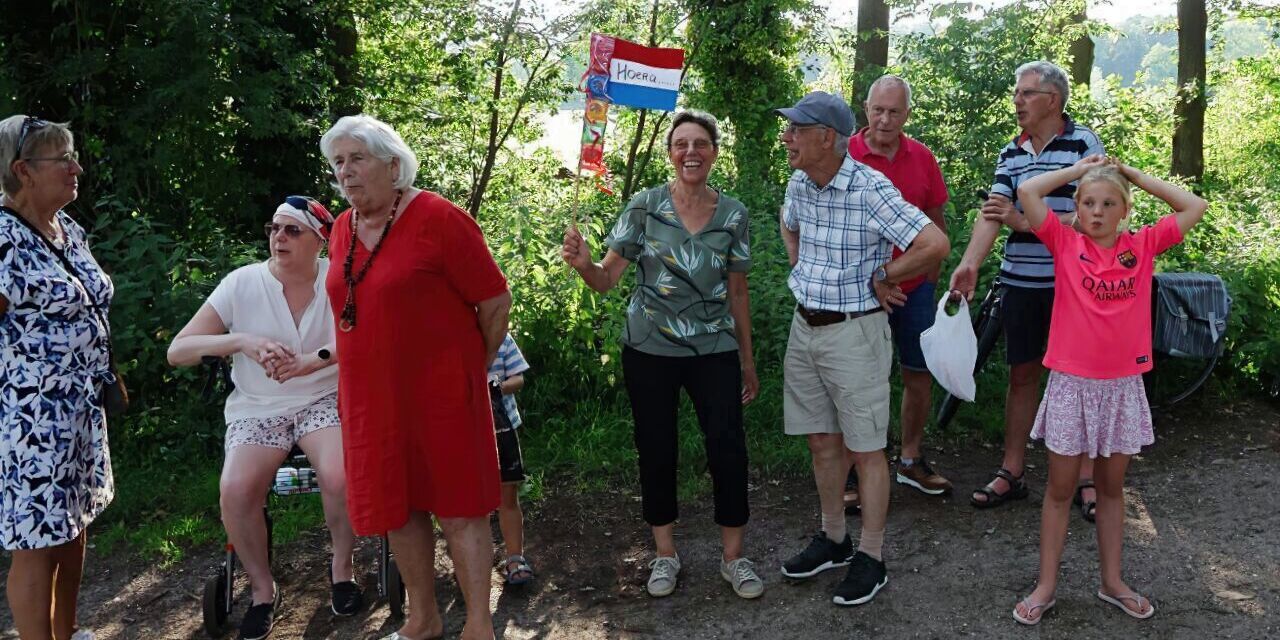 Foto: Avondvierdaagse Heeze afgesloten met warme slotdag