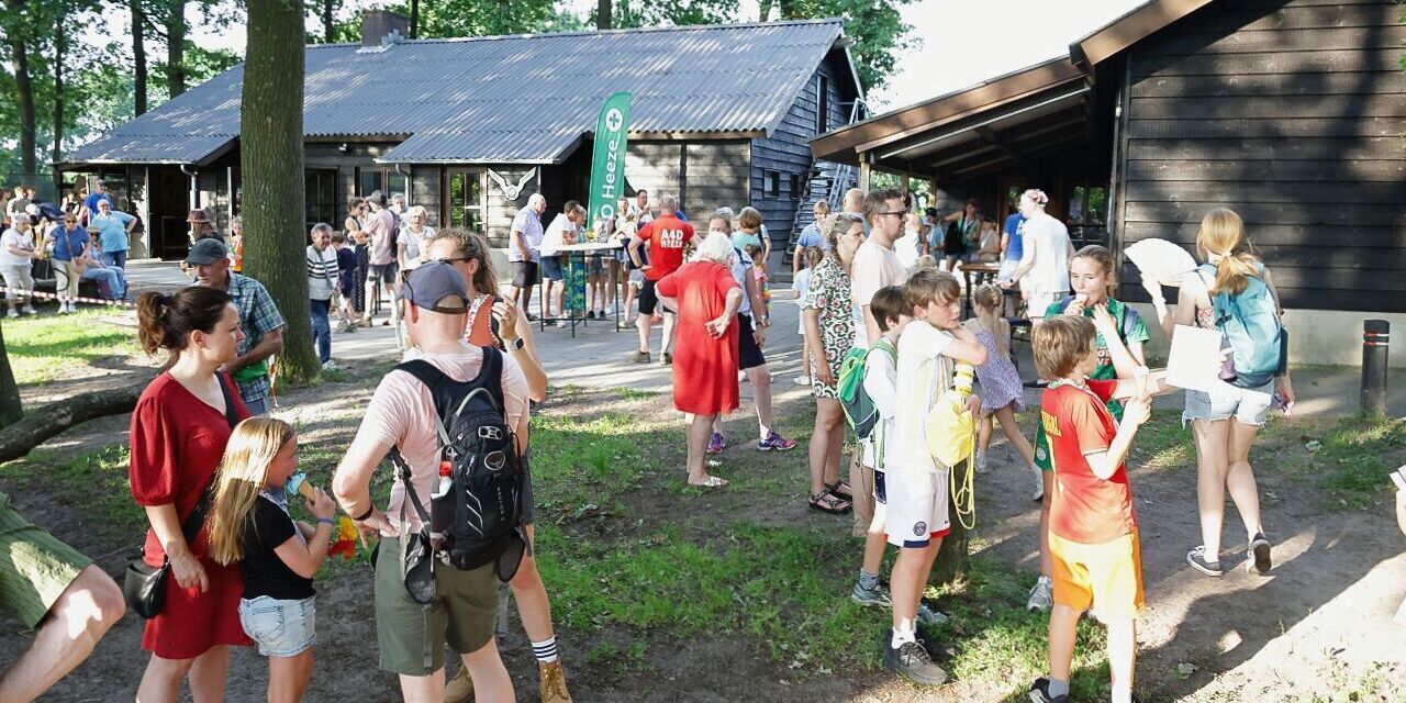 Foto: Avondvierdaagse Heeze afgesloten met warme slotdag