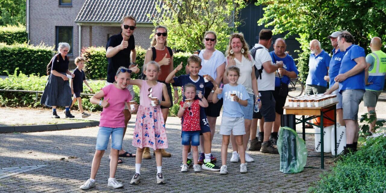 Foto: Avondvierdaagse Heeze afgesloten met warme slotdag