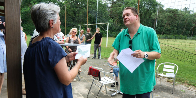 Foto: Gemeentelijke vrijwilligerspenning voor drie vrijwilligers van VVH