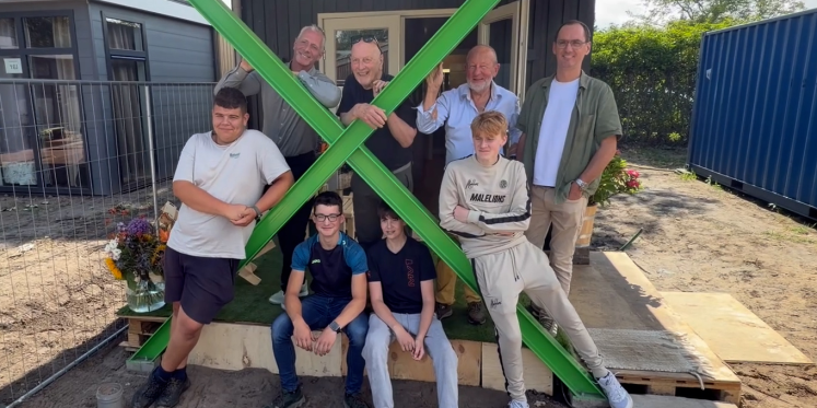 Foto: Leerlingen Pius X-College leveren grootse prestatie door zelf een tiny house te bouwen