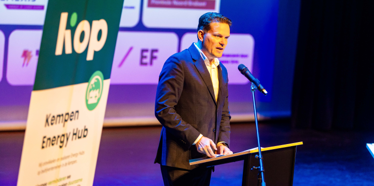 Foto: Eerste energiehub van Bergeijk officieel van start, bedrijven werken samen om netcongestie aan te pakken