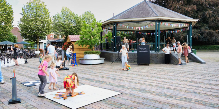 Foto: Spel en ontmoeting staan centraal op nieuw Dansende Kattenspeelplein in Bergeijk