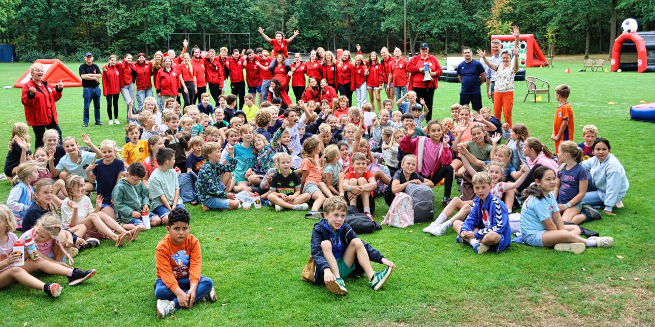 Foto: Klimmen, glijden en een taart voor Heidi: Mega Sport Festijn kleurt Heeze
