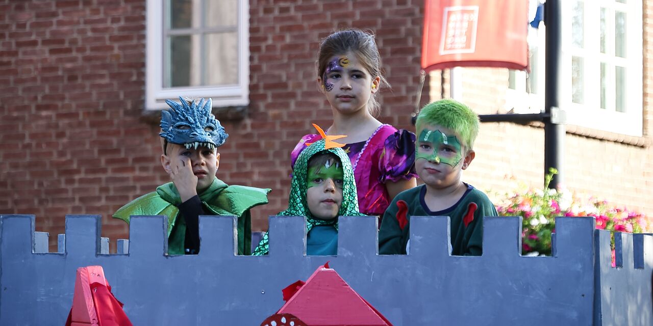 Foto: Kinderparade Heeze schittert met voor het eerst álle groepen