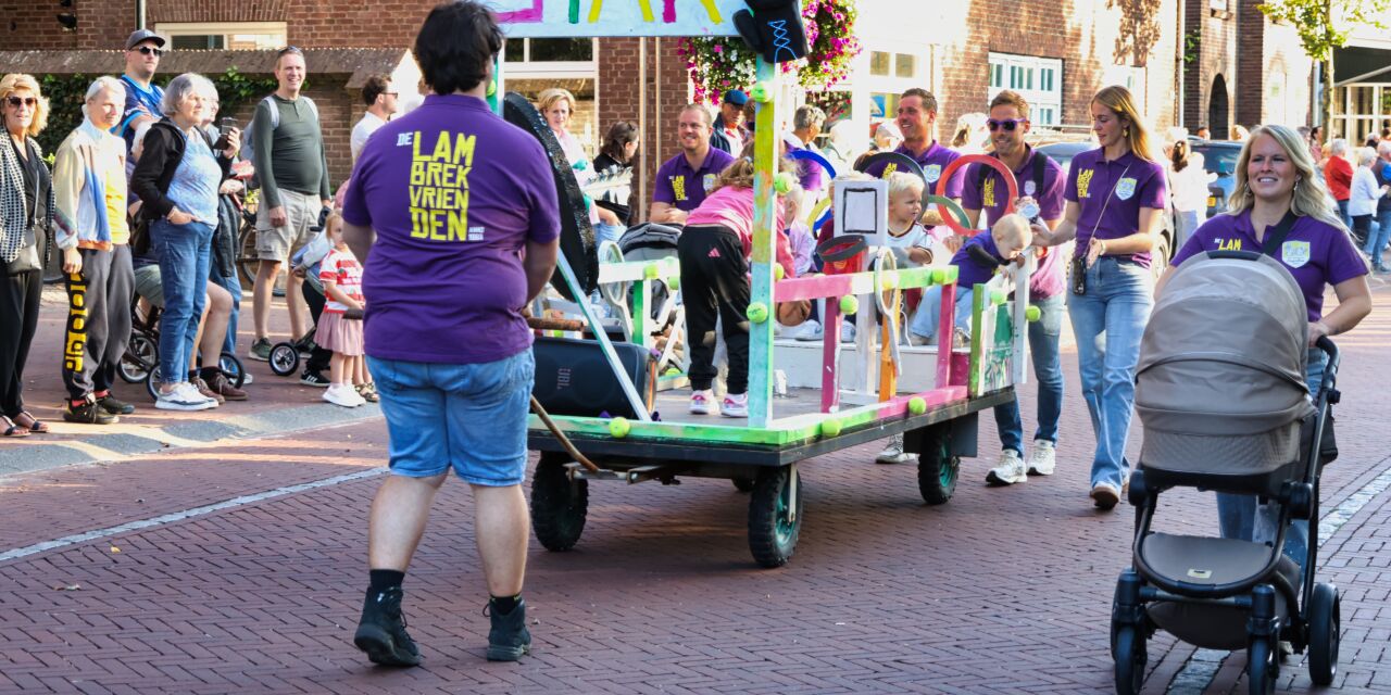 Foto: Kinderparade Heeze schittert met voor het eerst álle groepen