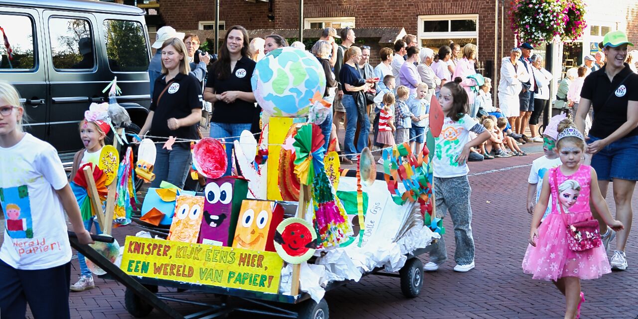 Foto: Kinderparade Heeze schittert met voor het eerst álle groepen