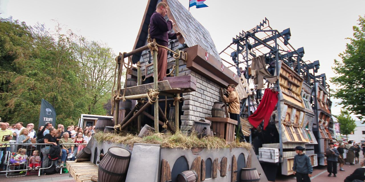 Foto: De Lambrekvrienden wint 67ste Brabantsedag, wagenbouwers halen alles uit de kast
