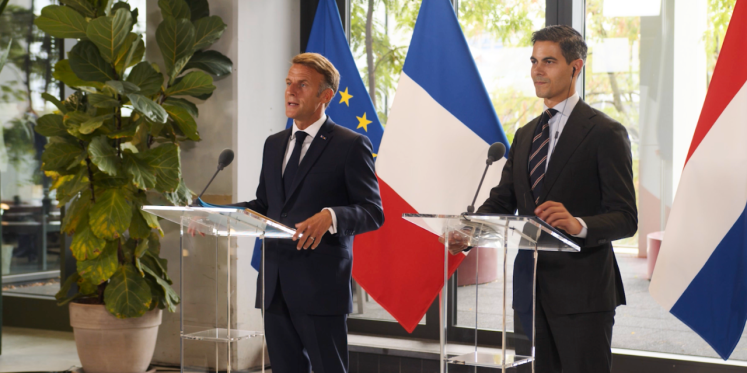 Foto: Premier Jetten en Franse president Macron bezoeken ASML en Brainport Eindhoven