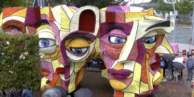 Foto: 1Kempen doet live verslag van bloemencorso Valkenswaard