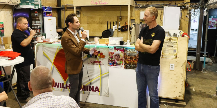 Foto: Henk van Keersop uit Valkenswaard ontvang cultuurpenning