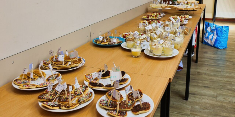 Foto: Kinderen verzorgen High Tea in Dorpshuis Valentijn in Sterksel