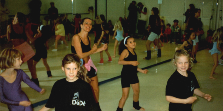 Foto: Bibliotheek Veldhoven toont 50 jaar geschiedenis van DéDé Dance