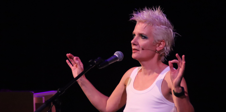 Foto: Mireille Lenaers brengt met voorstelling 'Ja ik wil' persoonlijk verhaal naar Bladel