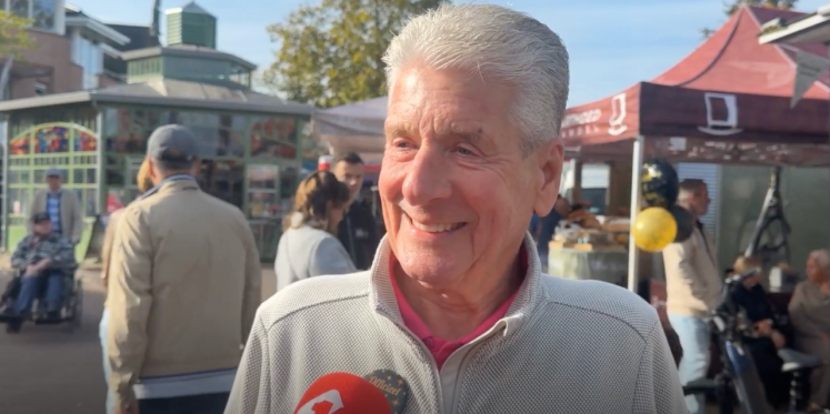 Foto: Jan Zwarthoed met pensioen: klanten op de markt zullen hem en zijn vis missen