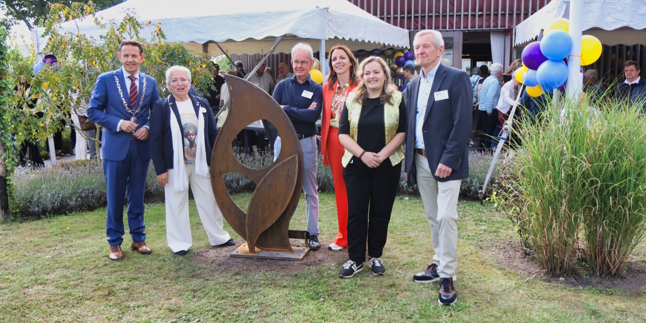 Foto: Mariënburght in Budel viert 50-jarig bestaan