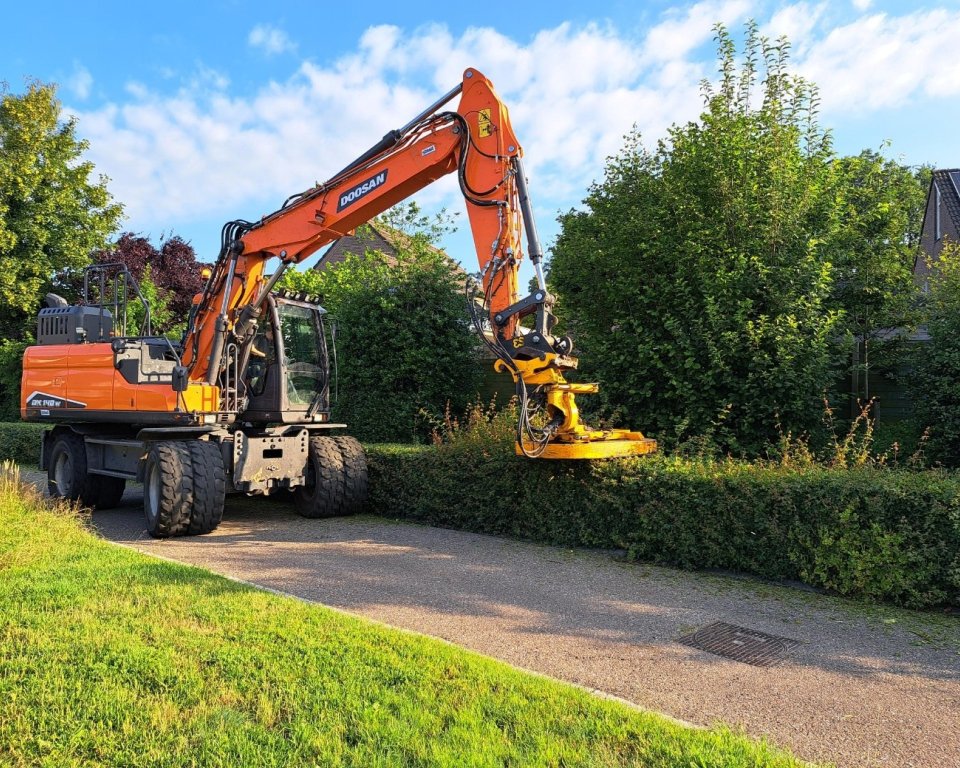 Foto: Gemeente Heeze-Leende snoeit hagen in Engelse Tuin en De Weibossen