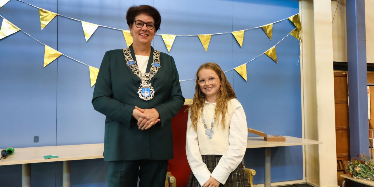 Foto: Lola van Wijk nieuwe kinderburgemeester van Valkenswaard