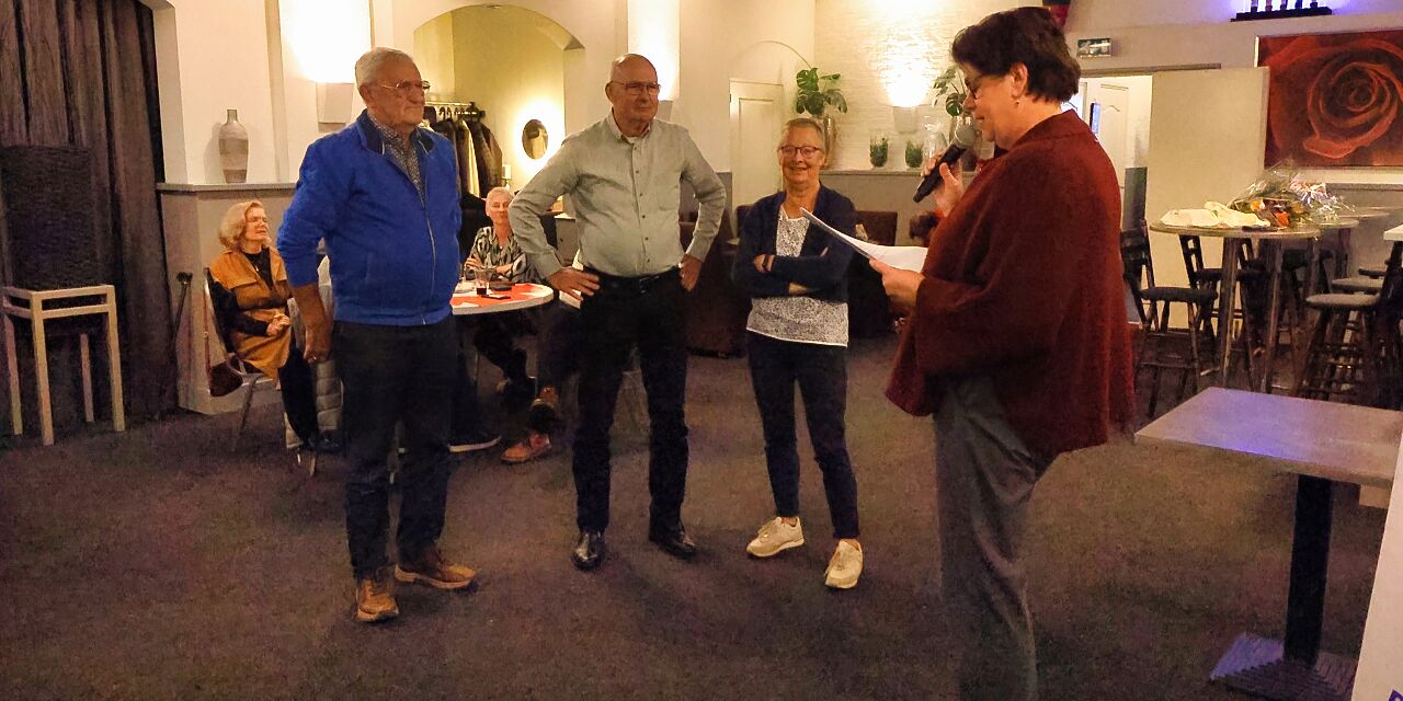 Foto: Vrijwilligerspenning voor drie vrijwilligers van Senioren Valkenswaard