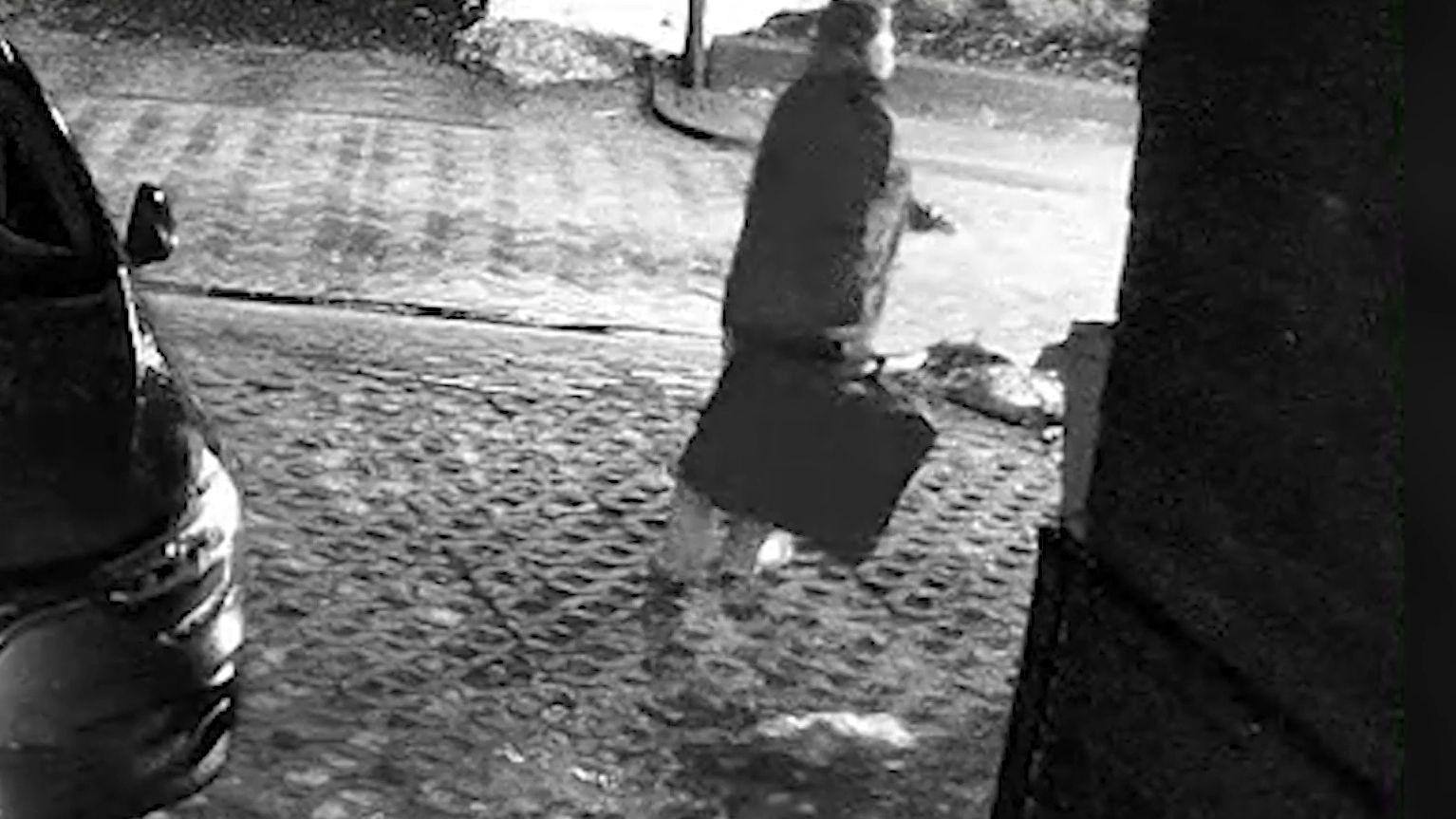 Gestolen Makita-gereedschap verdwijnt via vuilcontainer in busje