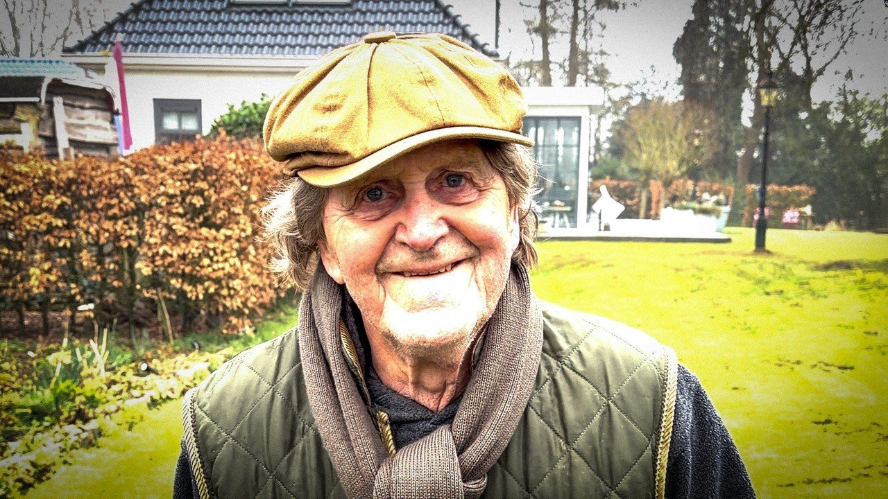 Foto: De 79-jarige Wim van Sociaal & Duurzaam Oldebroek is ongekend populair op TikTok: meer dan 32k weergaven