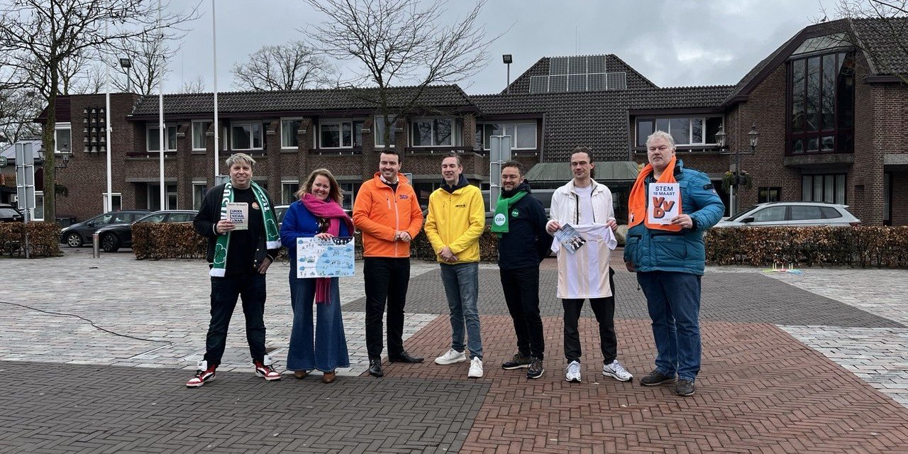 Foto: VIDEO - Stroopwafels, een koffiebar en een karaokecaravan: Dit was de Politieke Markt