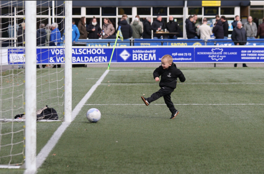 Foto: S.V. ’t Harde wint knap in Hattem van Hatto Heim