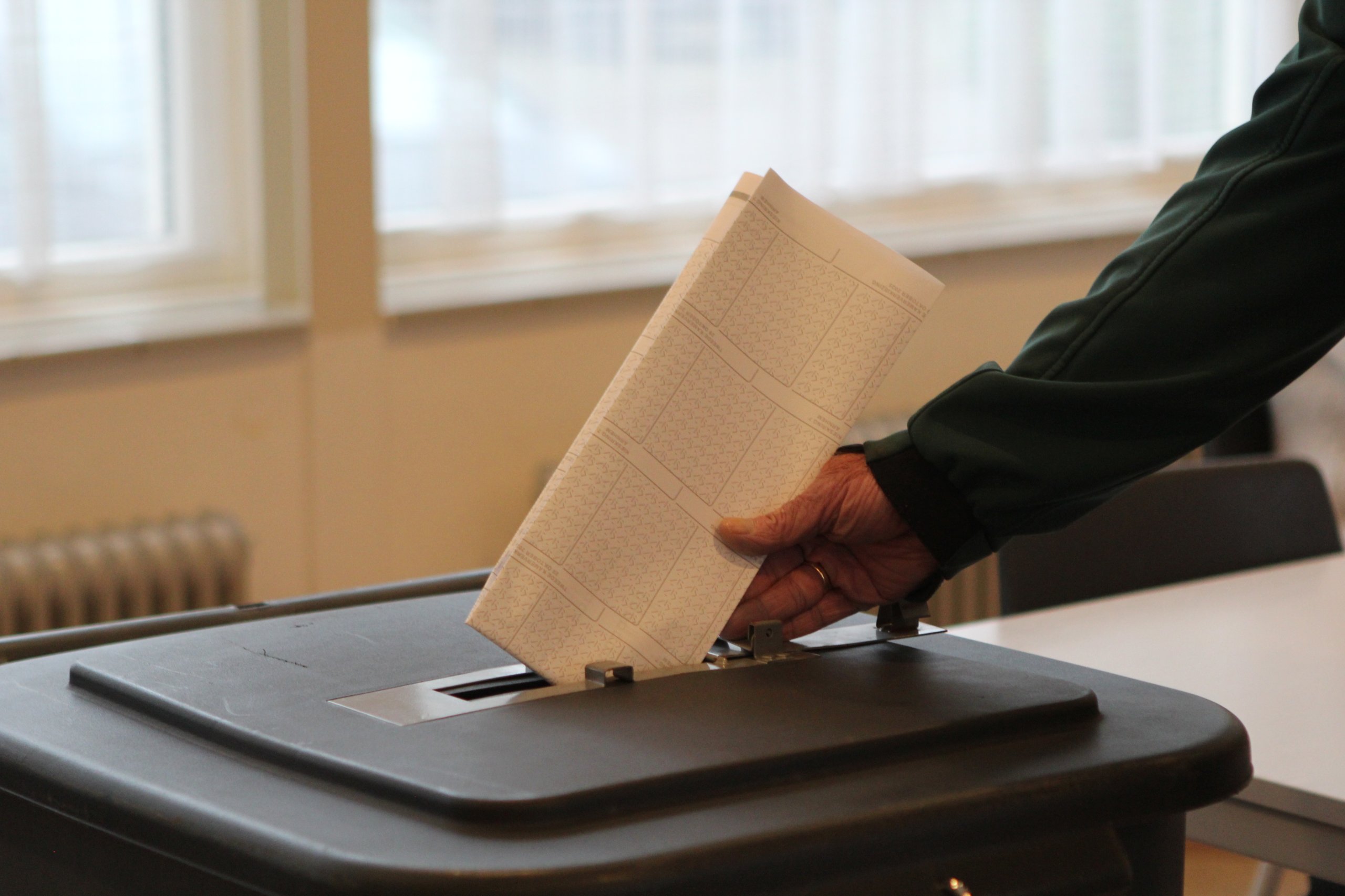 Foto: Politiek Café in De Huiskamer van Wezep