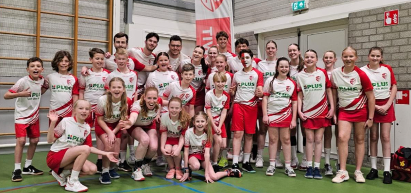 Foto: Korfballers Rood Wit Handhaven in bloedstollende Veluwederby