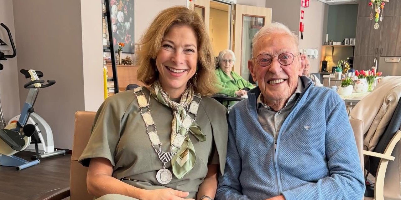 103-jarige heer Prins weer jaartje ouder en nog steeds oudste inwoner van Nunspeet