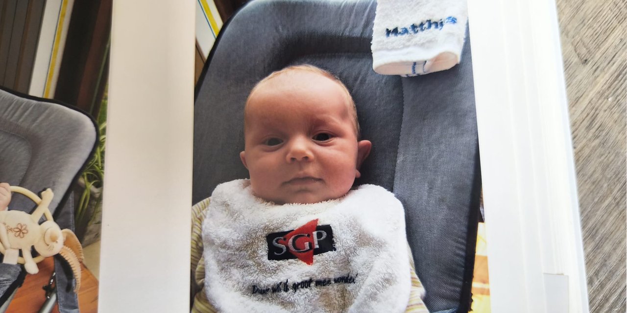 Foto: Vader en zoon uit Elspeet samen de politiek in: ‘Hij lijkt wel een kopie van mij’