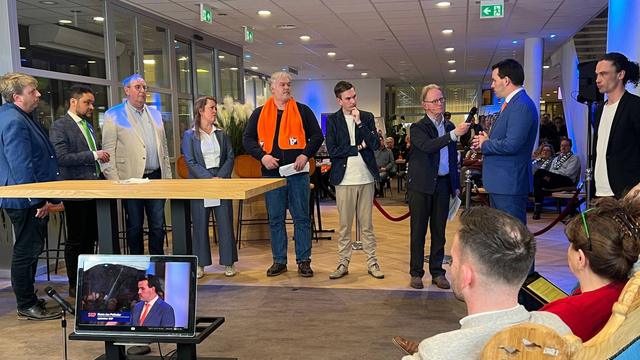 Foto: Politieke verschillen zichtbaar tijdens debat van RTV Nunspeet