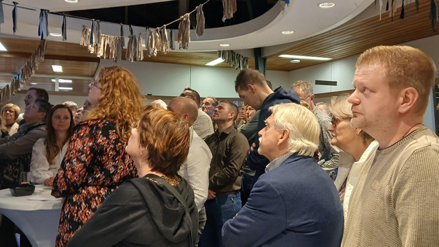 Foto: Spannende nek aan nek race, restzetel maakt het verschil