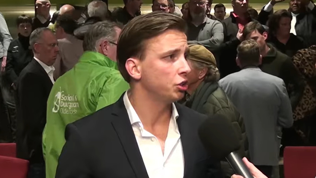 Foto: Tom de Nooijer stopt als presentator na verkiezingswinst in Oldebroek