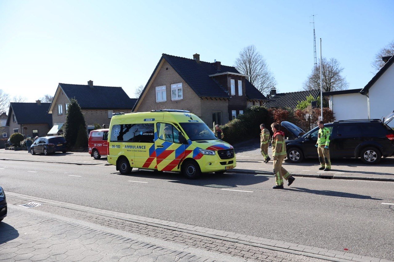 Foto: Hulpdiensten met spoed naar Uddel