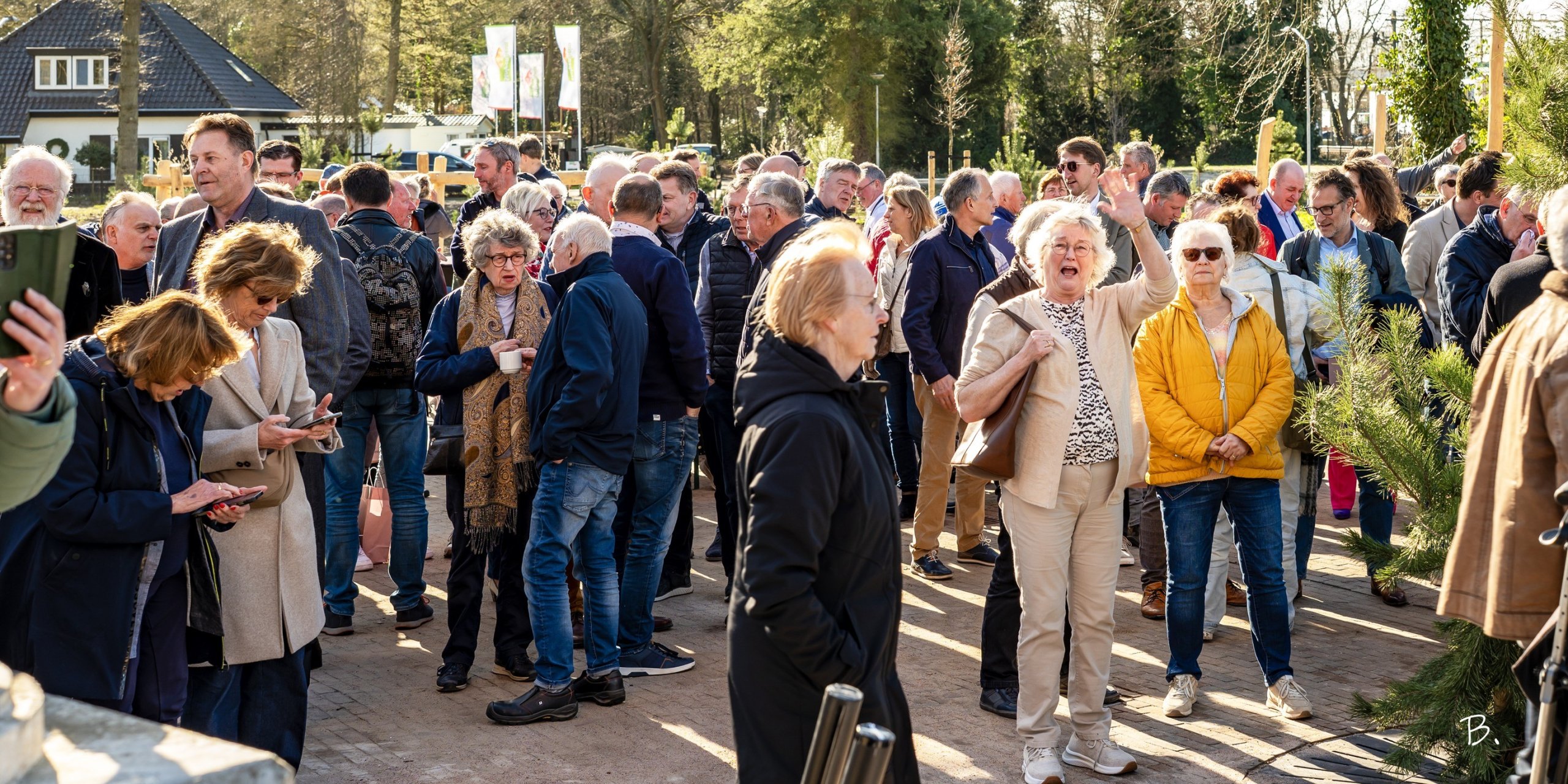 Foto: Stationsomgeving Nunspeet feestelijk geopend en ‘klaar voor de toekomst’ (met VIDEO)