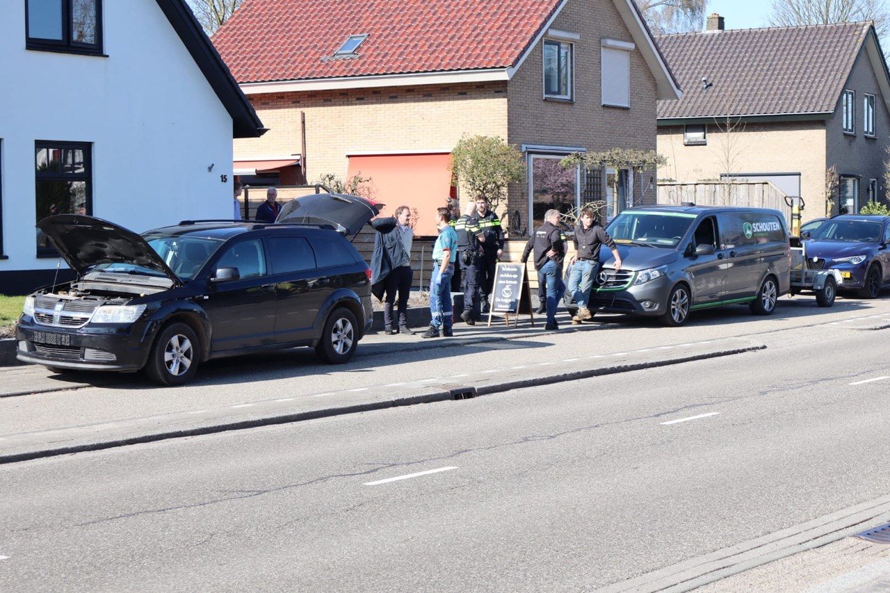 Foto: Hulpdiensten met spoed naar Uddel