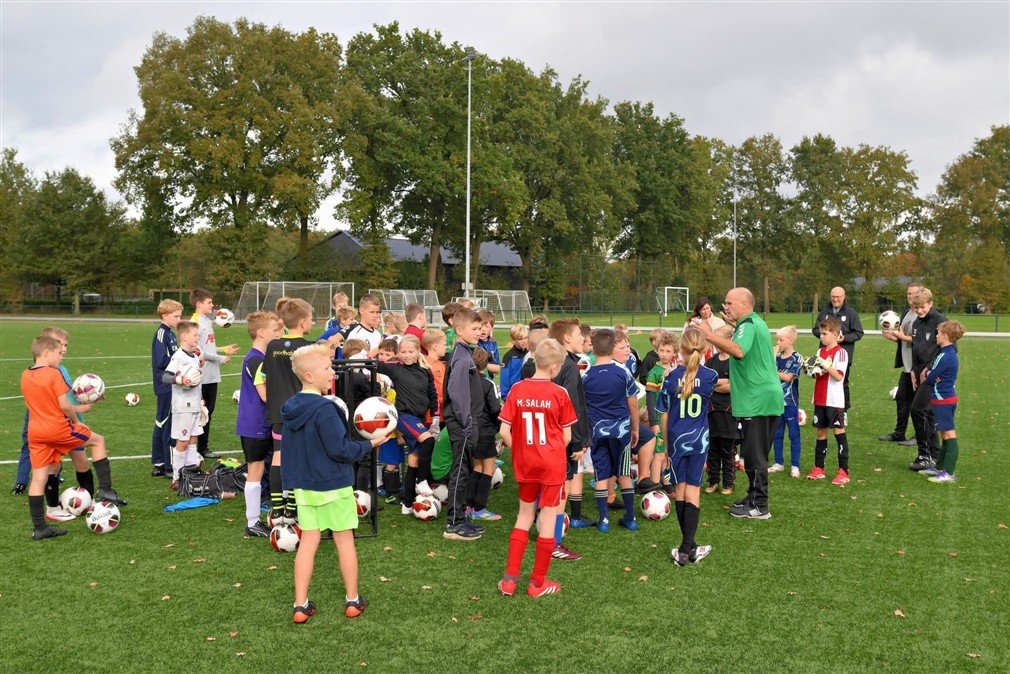 Foto: ING voetbaldagen in meivakantie bij S.V. ‘t Harde