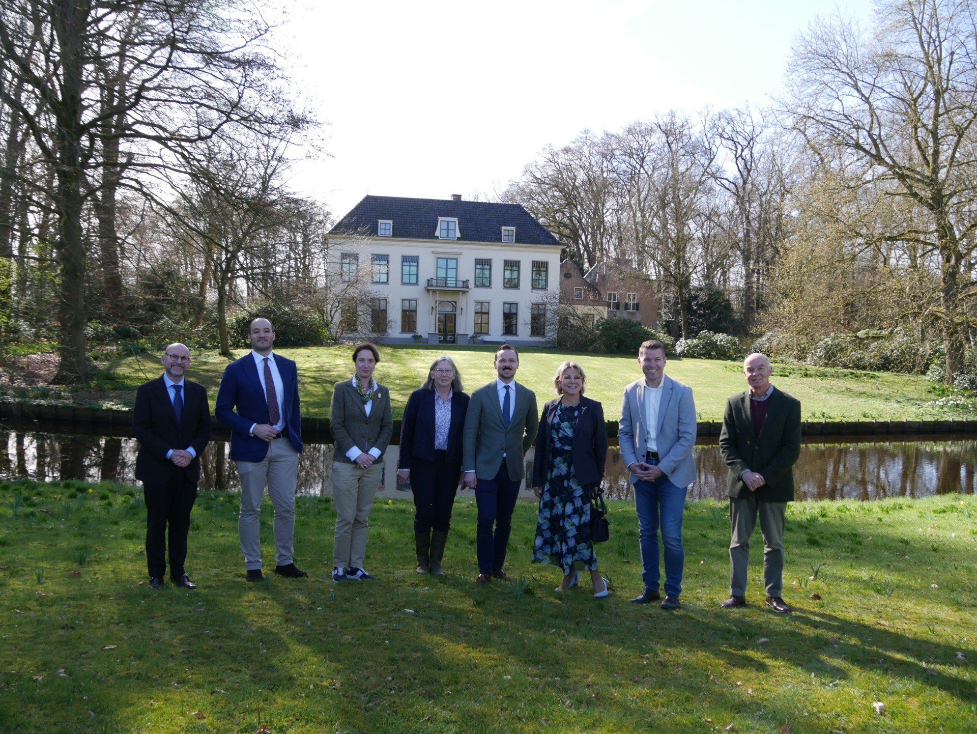 Foto: Bijzonder bezoek verbindt familiegeschiedenis met Oldebroek