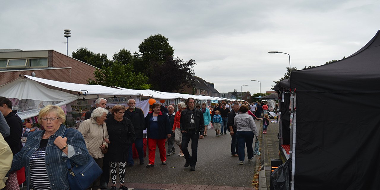 Foto: Boerenmarkt in Doornspijk leek verdwenen, maar Rini Wolf grijpt in: 'Dat kan natuurlijk niet'
