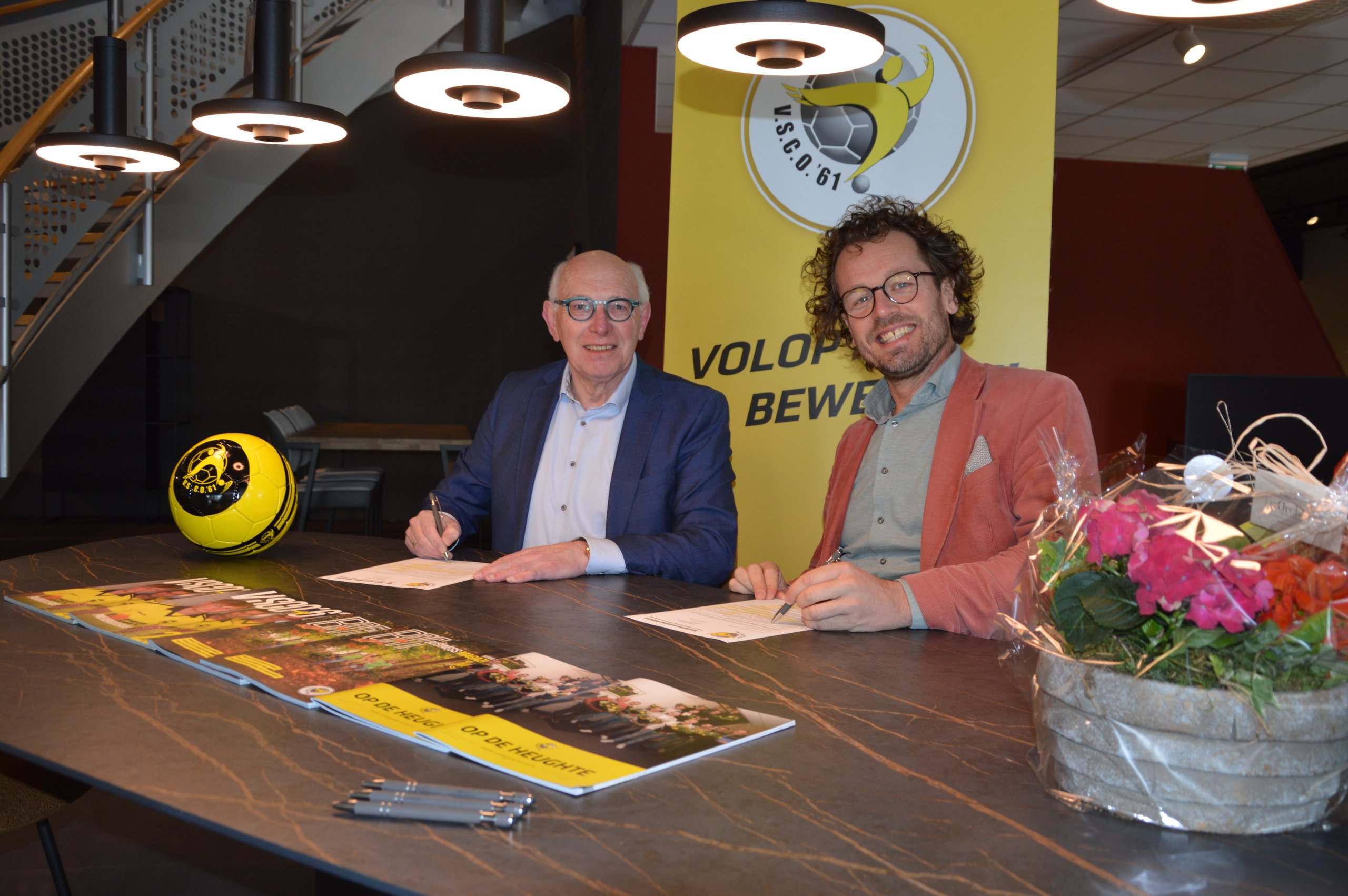 Foto: Veldkamp Wonen Wezep prolongeert wedstrijdsponsorschap VSCO’61