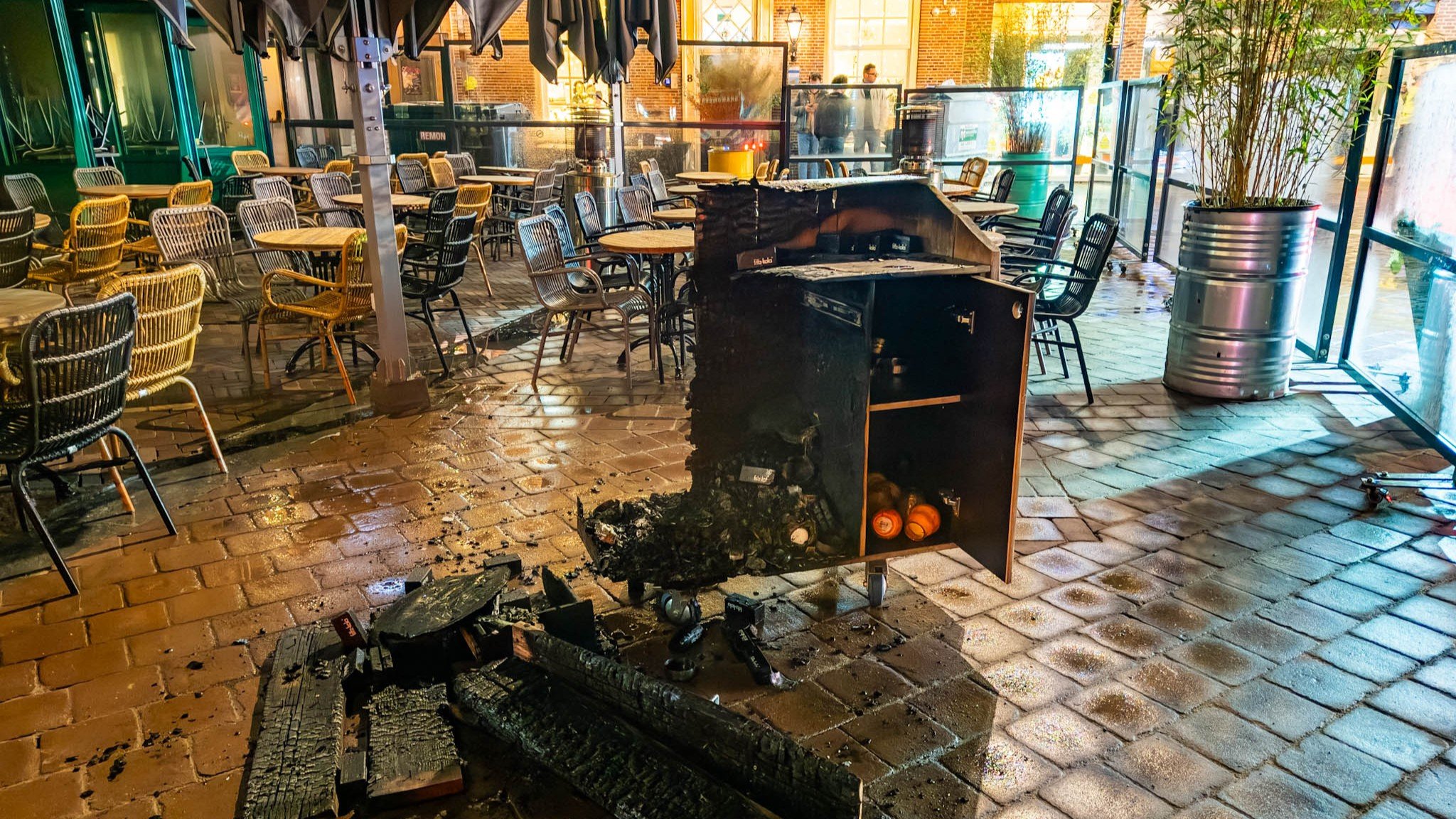 Foto: Brand bij restaurant leidt tot ontruiming Hotel Marktzicht in Harderwijk