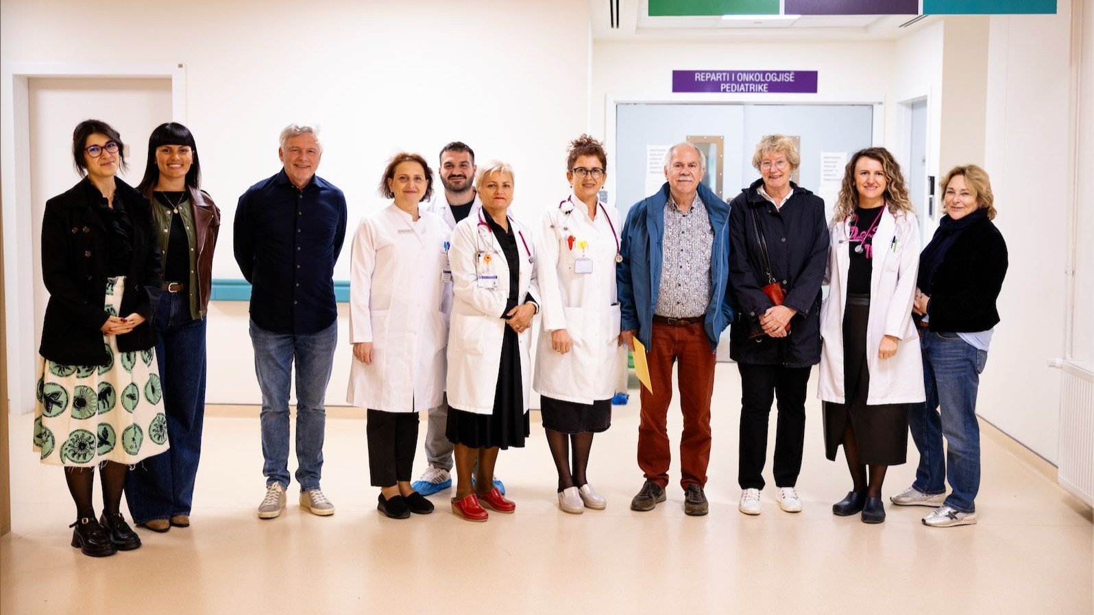 Foto: Anke strijdt voor kinderen met kanker in Kosovo: 'Ik wil mijn talenten graag gebruiken voor iets wat ertoe doet'