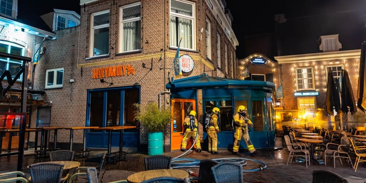 Foto: Brand bij restaurant leidt tot ontruiming Hotel Marktzicht in Harderwijk