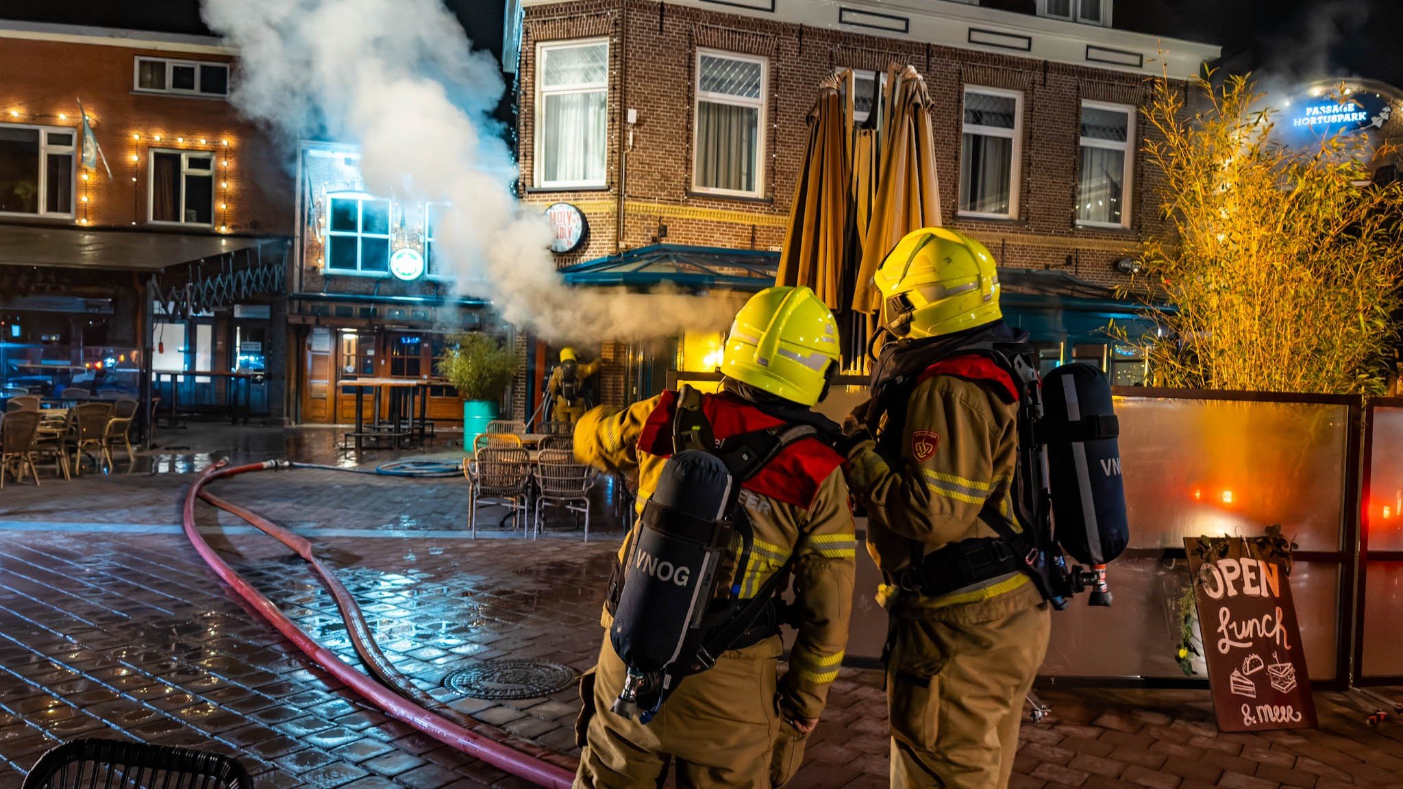 Foto: Brand bij restaurant leidt tot ontruiming Hotel Marktzicht in Harderwijk
